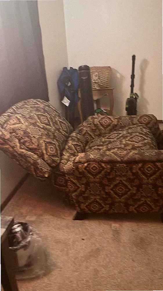 Older Version Recliner used Very Comfortable And Clean No Pet Hair